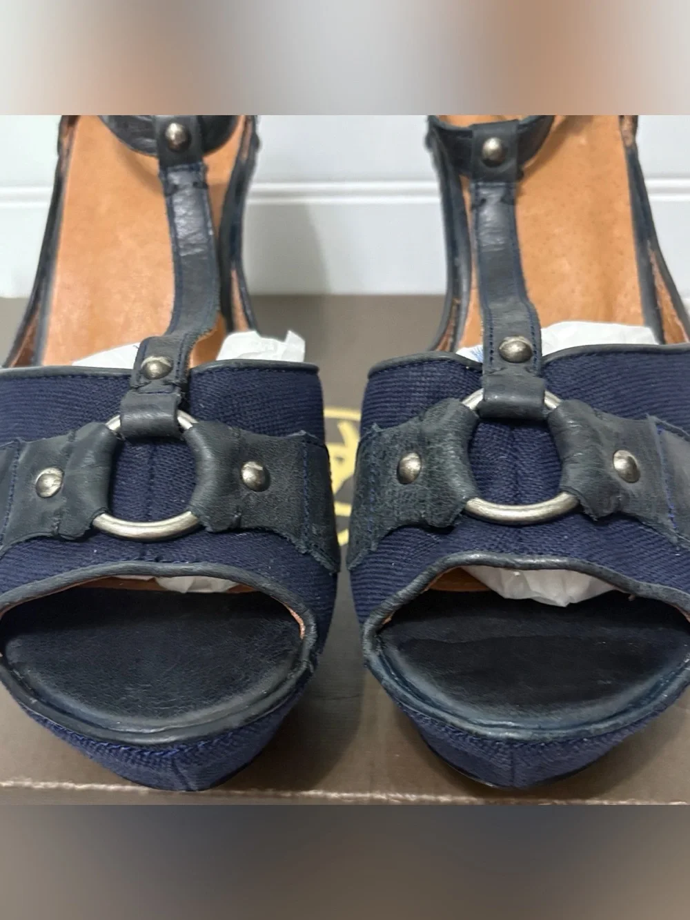 ARIAT Vista Midnight Blue Peep Toe Horsebit Wedge Heel Sandals Womens Size 9 NEW